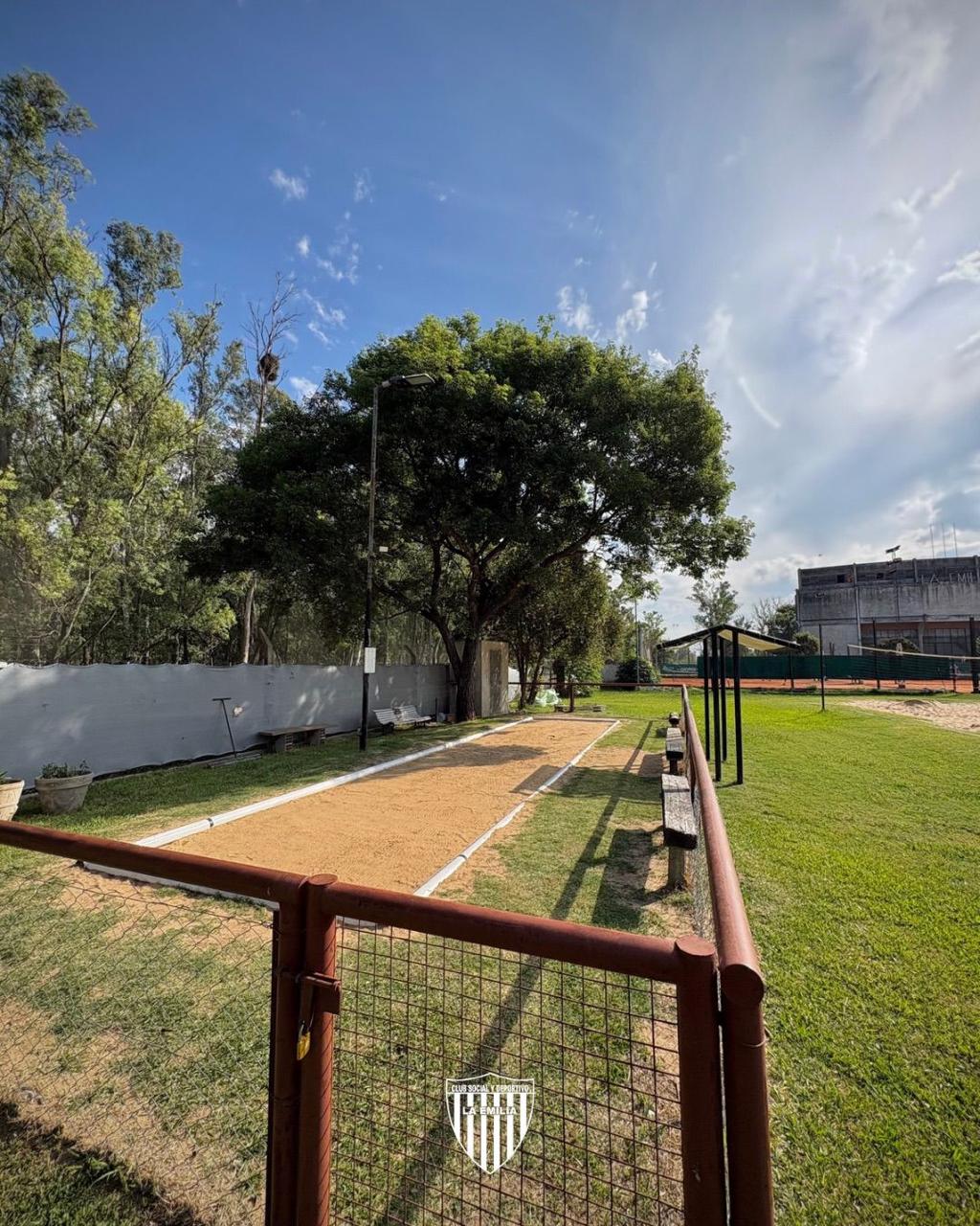 Cancha de tejo - imagen 1